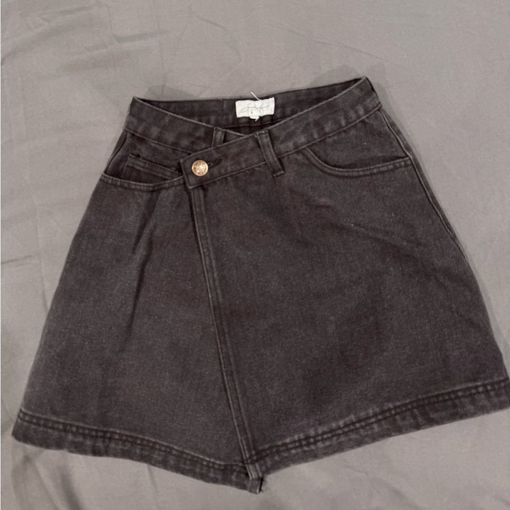 Saboskirt dark jean skirt in size Xsmall.